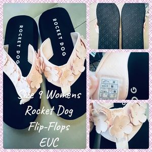 EUC Womens Size 9 Rocket Dog Sandals